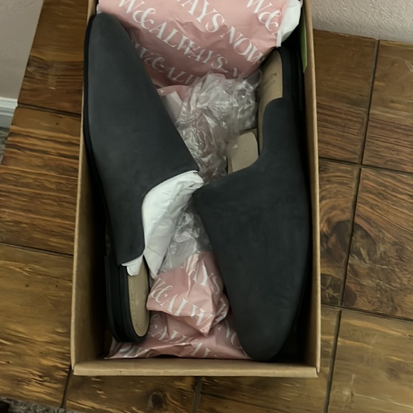 Johnson and Murphy gray suede mules - Picture 5 of 5